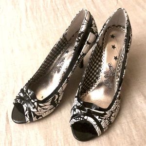 Elegant Black and White Peep-Toe Heels